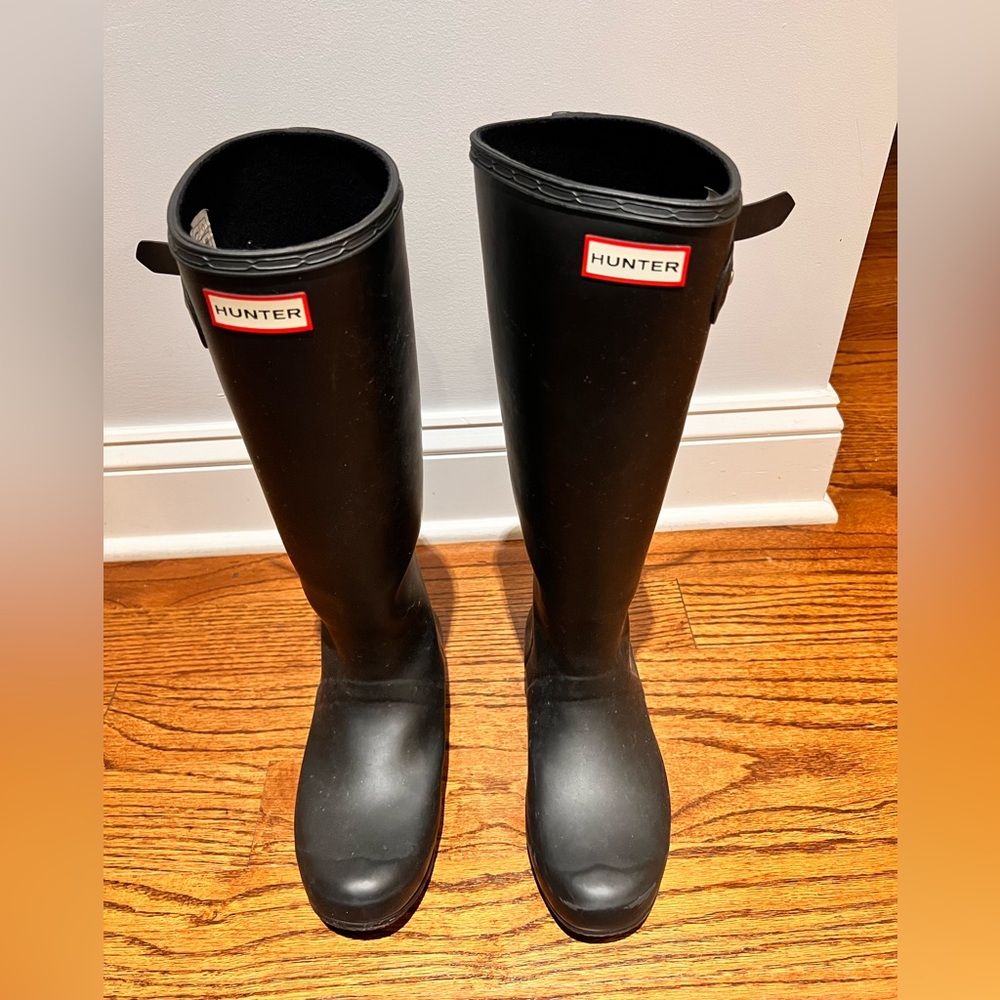 Hunter rain boots size 7 almost new condition
